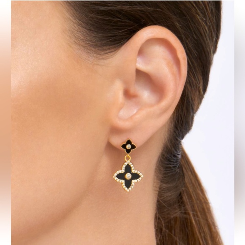 NWOT Adornia 14k yellow gold plated black 🍀 drop earrings 🤩